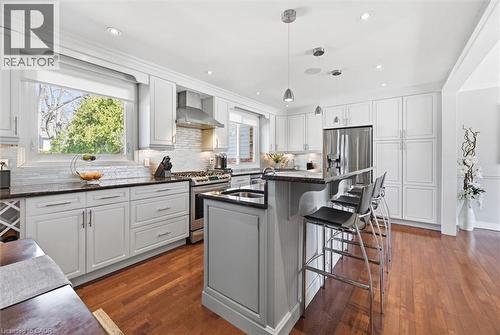 3299 Spruce Avenue, Burlington, ON - Indoor Photo Showing Kitchen With Upgraded Kitchen