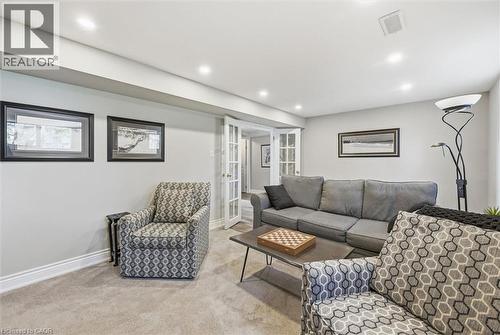 3299 Spruce Avenue, Burlington, ON - Indoor Photo Showing Living Room