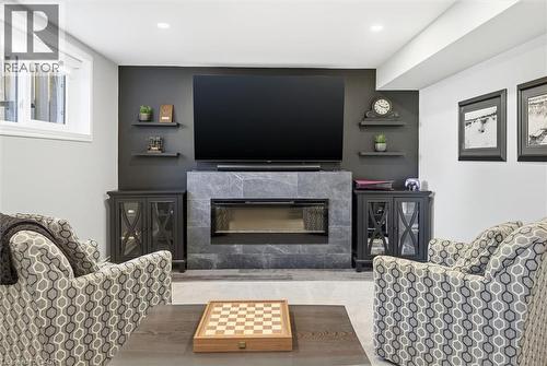 3299 Spruce Avenue, Burlington, ON - Indoor Photo Showing Living Room With Fireplace