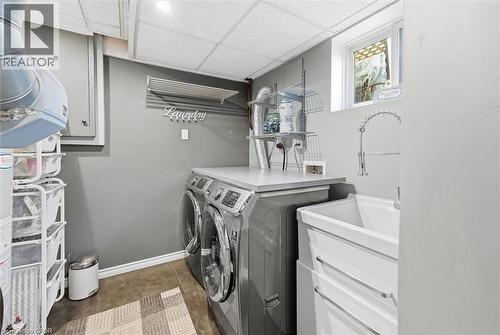 3299 Spruce Avenue, Burlington, ON - Indoor Photo Showing Laundry Room