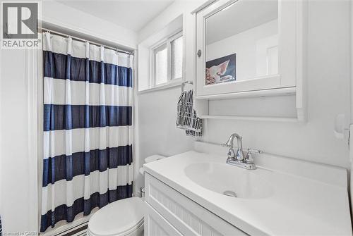 3299 Spruce Avenue, Burlington, ON - Indoor Photo Showing Bathroom