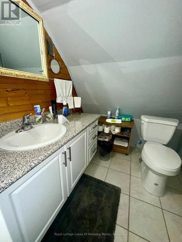 Full Bath on Second Level - 112 510 Highway, Magnetawan, ON - Indoor Photo Showing Bathroom