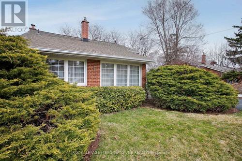 123 VISTA DRIVE W  Mississauga, ON L5M 1W2