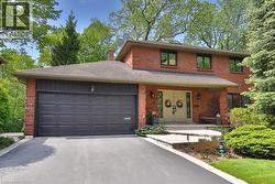 1048 VEROLI Court  Mississauga, ON L5H 4B9