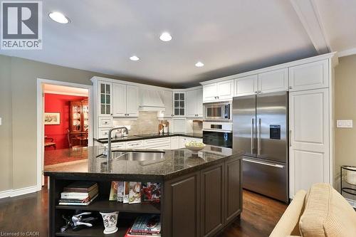 1048 Veroli Court, Mississauga, ON - Indoor Photo Showing Kitchen