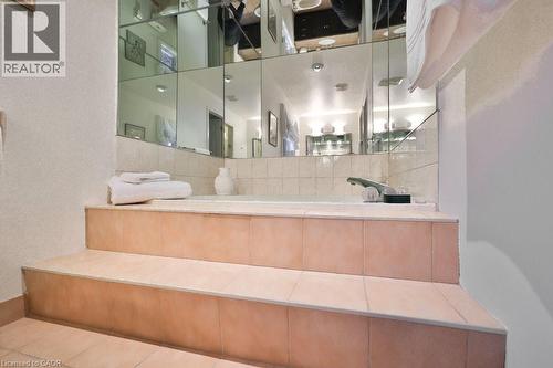 1048 Veroli Court, Mississauga, ON - Indoor Photo Showing Bathroom