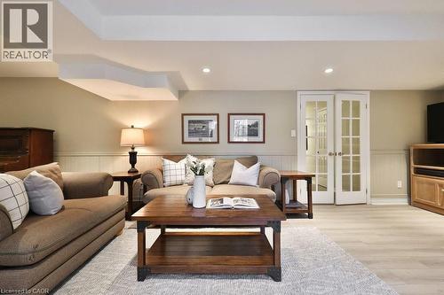 1048 Veroli Court, Mississauga, ON - Indoor Photo Showing Living Room