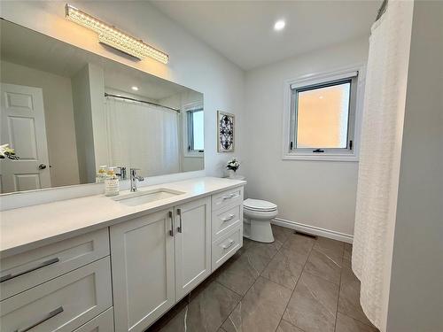 9 Waterloo Crescent, Brandon, MB - Indoor Photo Showing Bathroom