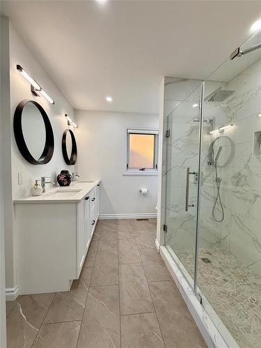 9 Waterloo Crescent, Brandon, MB - Indoor Photo Showing Bathroom