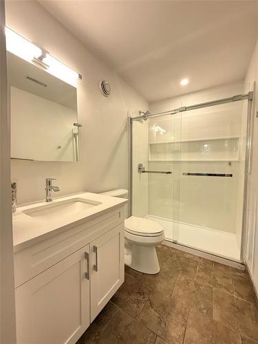 9 Waterloo Crescent, Brandon, MB - Indoor Photo Showing Bathroom