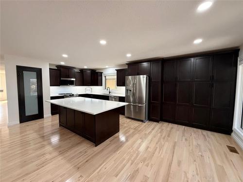 9 Waterloo Crescent, Brandon, MB - Indoor Photo Showing Kitchen With Upgraded Kitchen