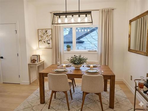 643 Moncton Avenue, Winnipeg, MB - Indoor Photo Showing Dining Room