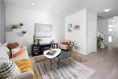 172 Moonlight Bay, Winnipeg, MB - Indoor Photo Showing Living Room