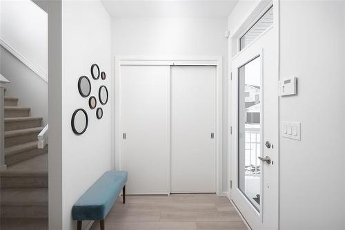 172 Moonlight Bay, Winnipeg, MB - Indoor Photo Showing Other Room