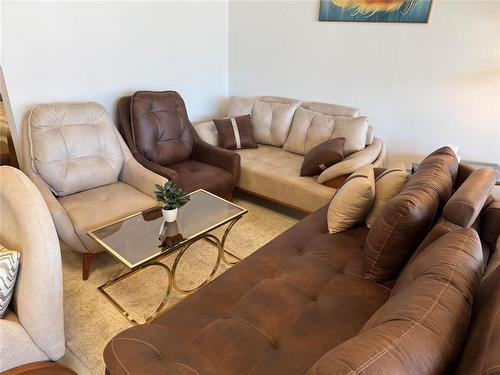 1857 Portage Avenue, Winnipeg, MB 