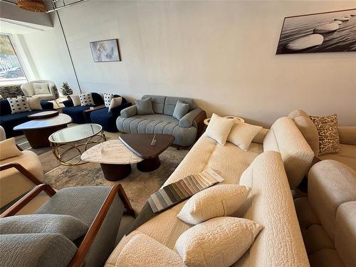 1857 Portage Avenue, Winnipeg, MB 