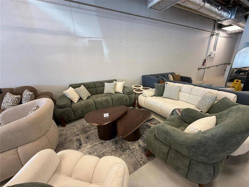 1857 Portage Avenue, Winnipeg, MB 