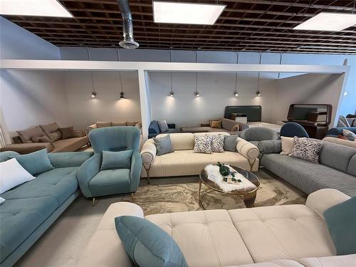 1857 Portage Avenue, Winnipeg, MB 