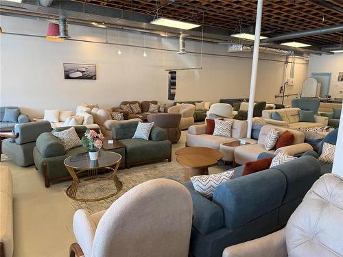 1857 Portage Avenue, Winnipeg, MB 