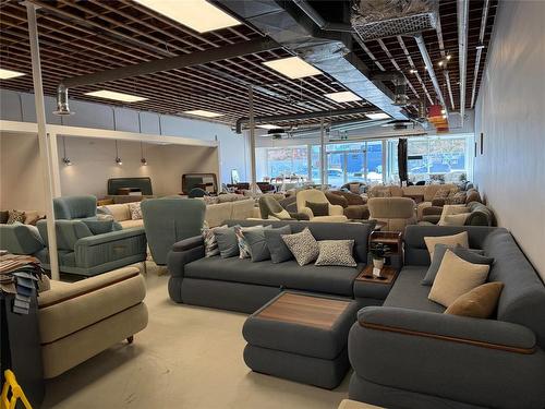 1857 Portage Avenue, Winnipeg, MB 