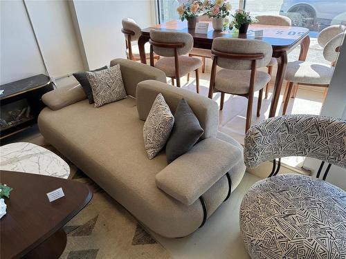 1857 Portage Avenue, Winnipeg, MB 