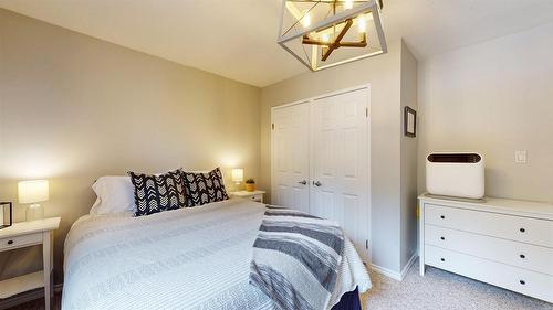10219 Twin Bays Road, Twin Bays, BC - Indoor Photo Showing Bedroom