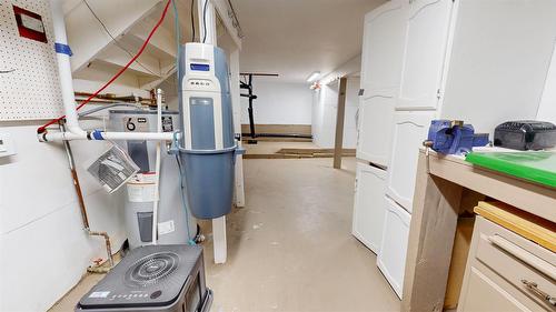 10219 Twin Bays Road, Twin Bays, BC - Indoor