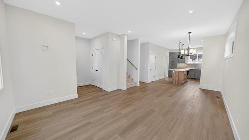 221 4Th Avenue, Cranbrook, BC - Indoor