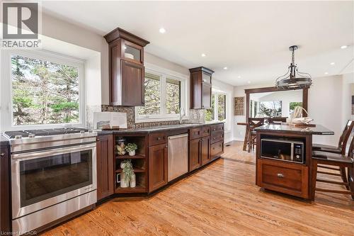 1189 Britannia Road, Burlington, ON - Indoor