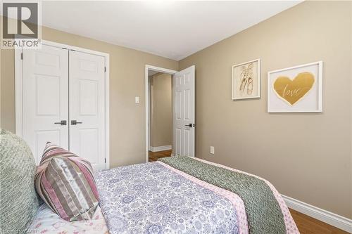 1189 Britannia Road, Burlington, ON - Indoor Photo Showing Bedroom