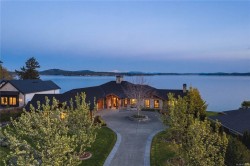 3070 Beachfront Cres Mill Bay, BC V0R 2P3