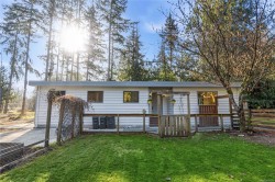1007 Fabrick Dr Qualicum Beach, BC V9K 1M9