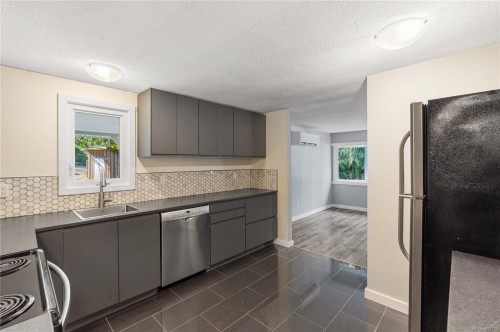 1007 Fabrick Dr, Qualicum Beach, BC 