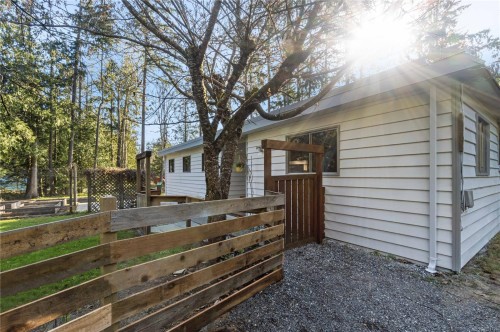 1007 Fabrick Dr, Qualicum Beach, BC 