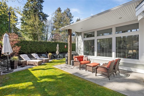 651 Eaglecrest Dr, Qualicum Beach, BC 