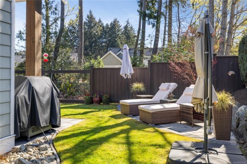 651 Eaglecrest Dr, Qualicum Beach, BC 