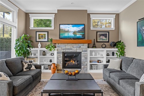 651 Eaglecrest Dr, Qualicum Beach, BC 