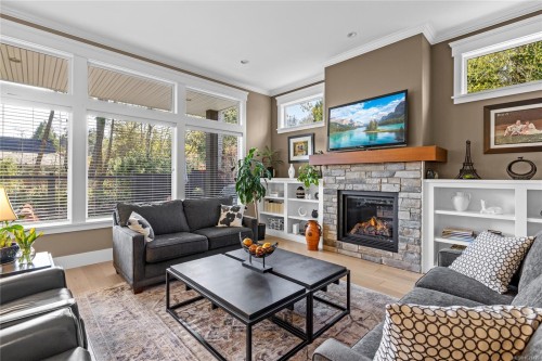 651 Eaglecrest Dr, Qualicum Beach, BC 