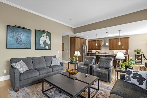 651 Eaglecrest Dr, Qualicum Beach, BC 