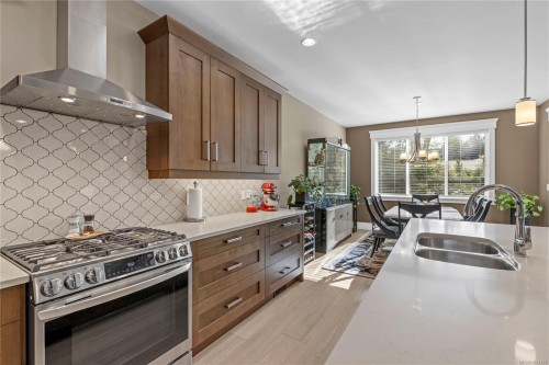 651 Eaglecrest Dr, Qualicum Beach, BC 