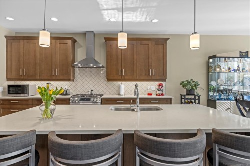 651 Eaglecrest Dr, Qualicum Beach, BC 