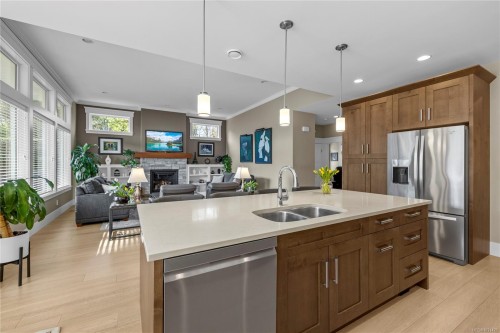 651 Eaglecrest Dr, Qualicum Beach, BC 