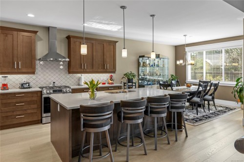 651 Eaglecrest Dr, Qualicum Beach, BC 