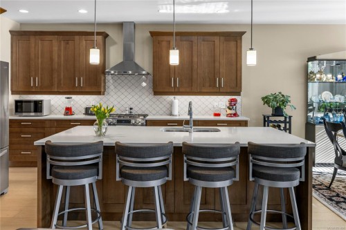 651 Eaglecrest Dr, Qualicum Beach, BC 