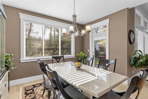 651 Eaglecrest Dr, Qualicum Beach, BC 