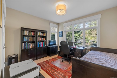 651 Eaglecrest Dr, Qualicum Beach, BC 