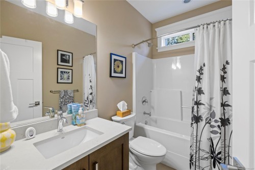 651 Eaglecrest Dr, Qualicum Beach, BC 