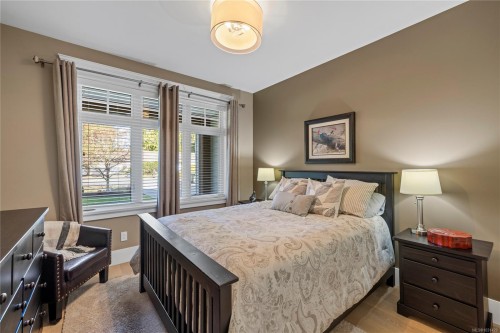 651 Eaglecrest Dr, Qualicum Beach, BC 