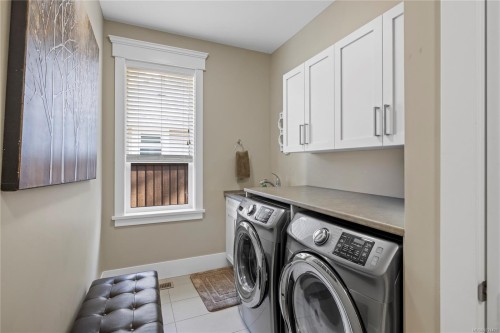 651 Eaglecrest Dr, Qualicum Beach, BC 