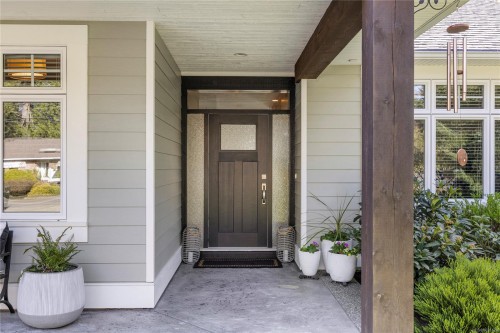 651 Eaglecrest Dr, Qualicum Beach, BC 